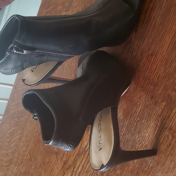 Heels - Picture 1 of 3